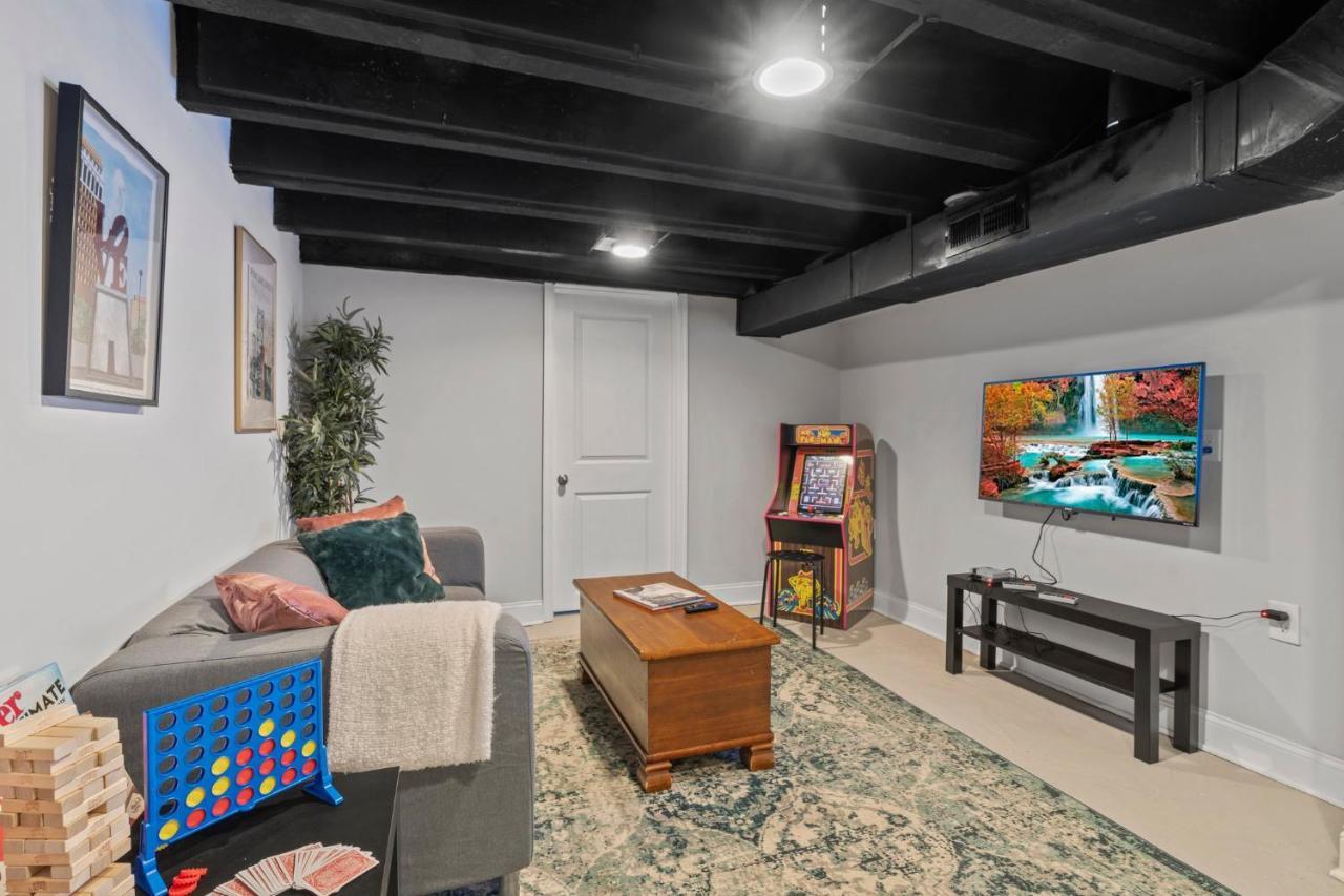 Casa de férias Modern & Comfy ~ 5* Location~gameroom~backyard